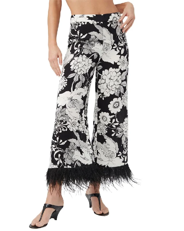 Trina Turk Short Weekend Pant Classic Stretch Pants