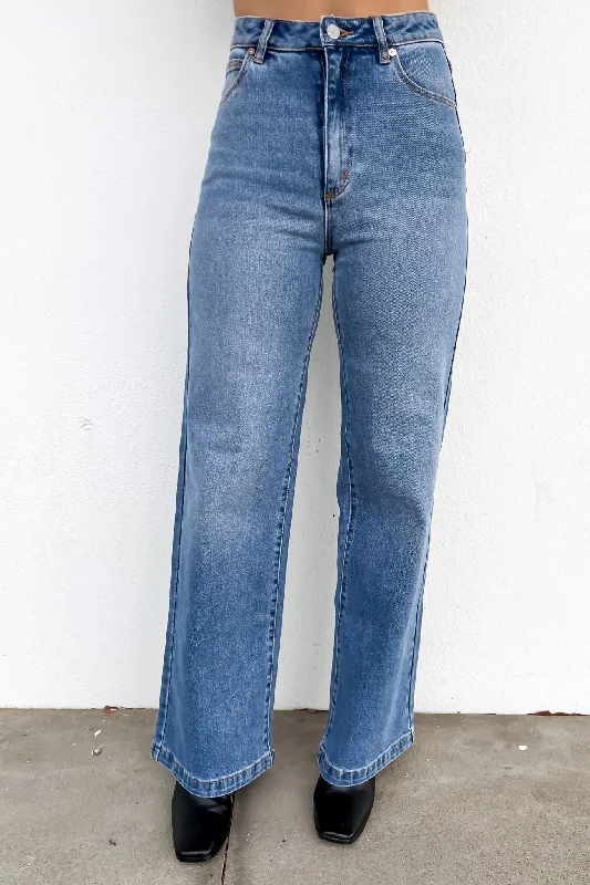 A 94 Wide Jean Julieta Cozy Tencel Blend Denim Jeans