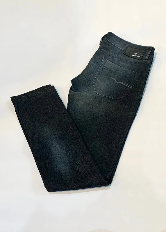 Nevy Jean Fashionable Distressed Jeans