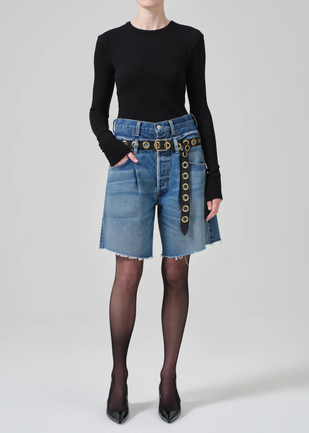 Mori Jean Comfortable Mid-Rise Jeans