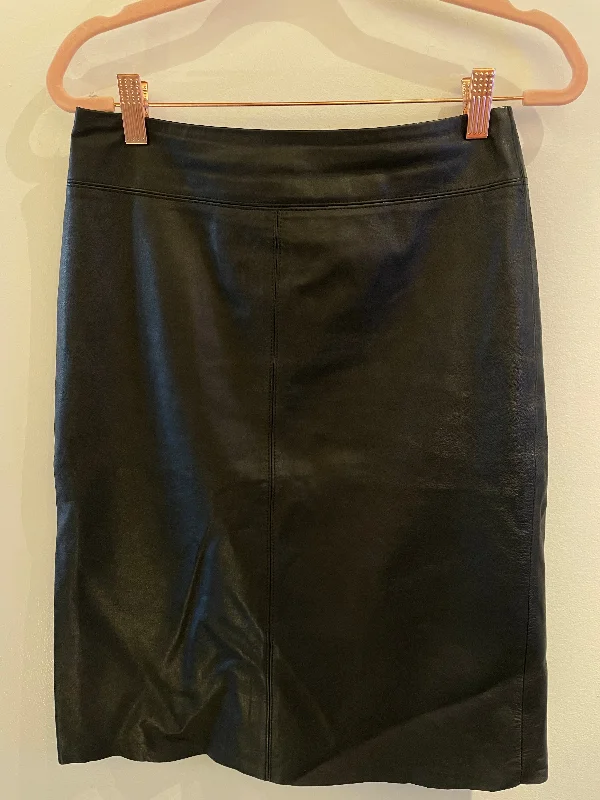 100% Leather BCBG MAXAZRIA Skirt Size 2 velvet skirt luxury