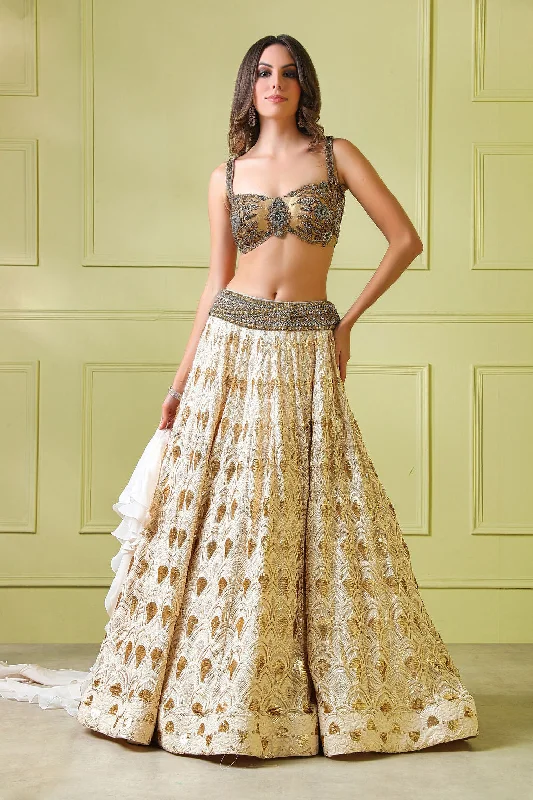 White & Gold Embroidery Skirt with Beautiful & Stylish EmbroideredTop velvet skirt glossy